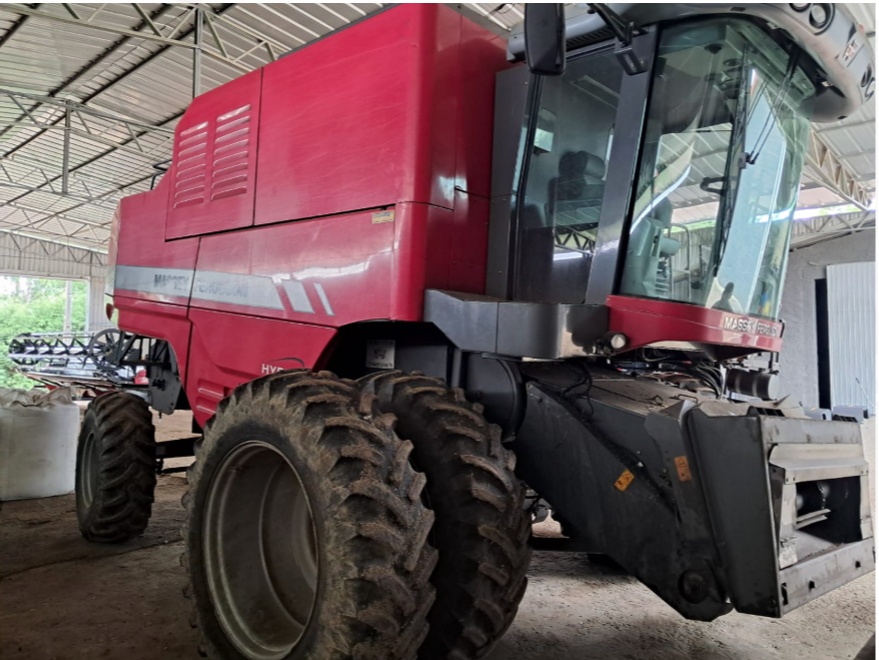 COLHEITADEIRA MASSEY FERGUSON MF 5690 23 PÉS 2018