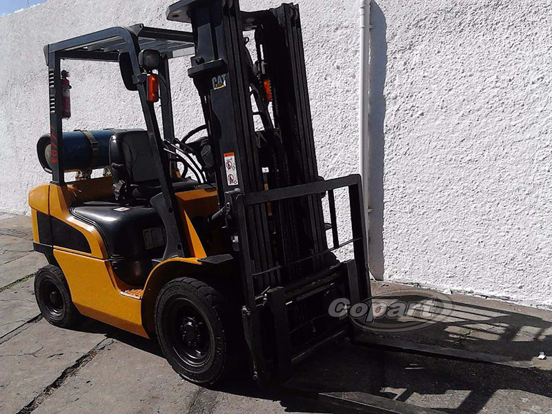 EMPILHADEIRA CATERPILLAR GP25ZNT 2,5 TON 2006