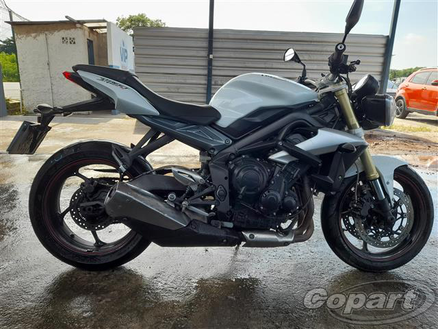 TRIUMPH STREET TRIPLE 675 ABS 2017